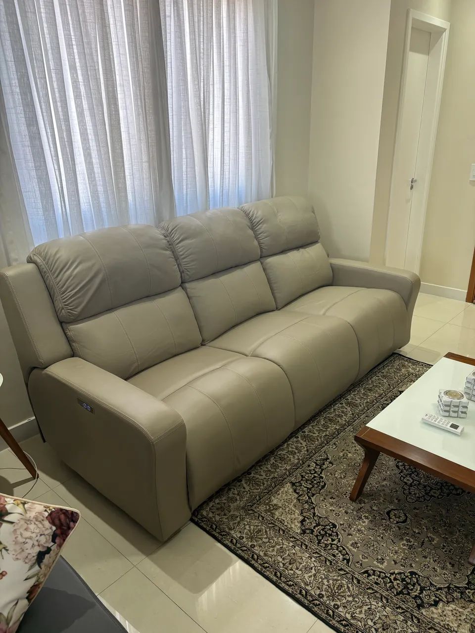 Sofá Plenitude Design, couro, três módulos de 64cm. - Foto 3