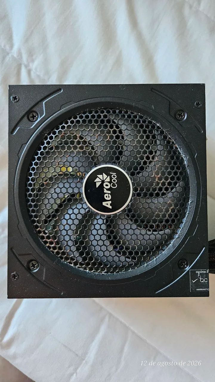 Fonte aerocool xpredator 700w 80 plus bronze - Foto 4