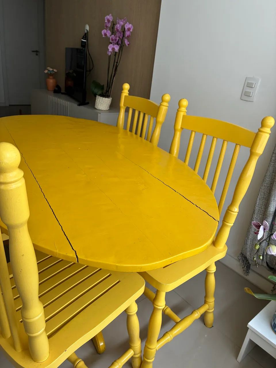 Mesa com quatro cadeiras  - Foto 3