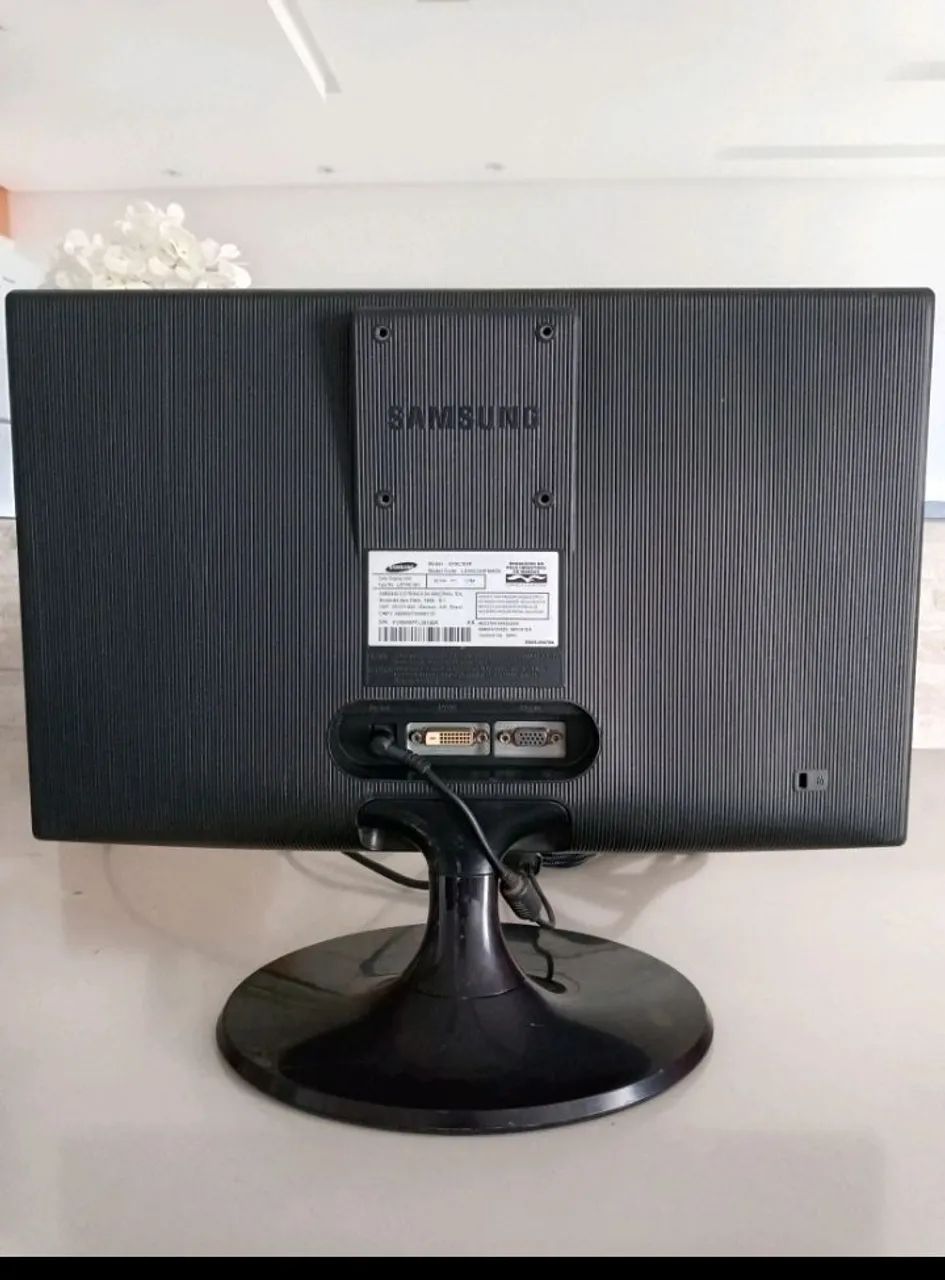 Monitor 19" Led Funcionando 100%  - Foto 2