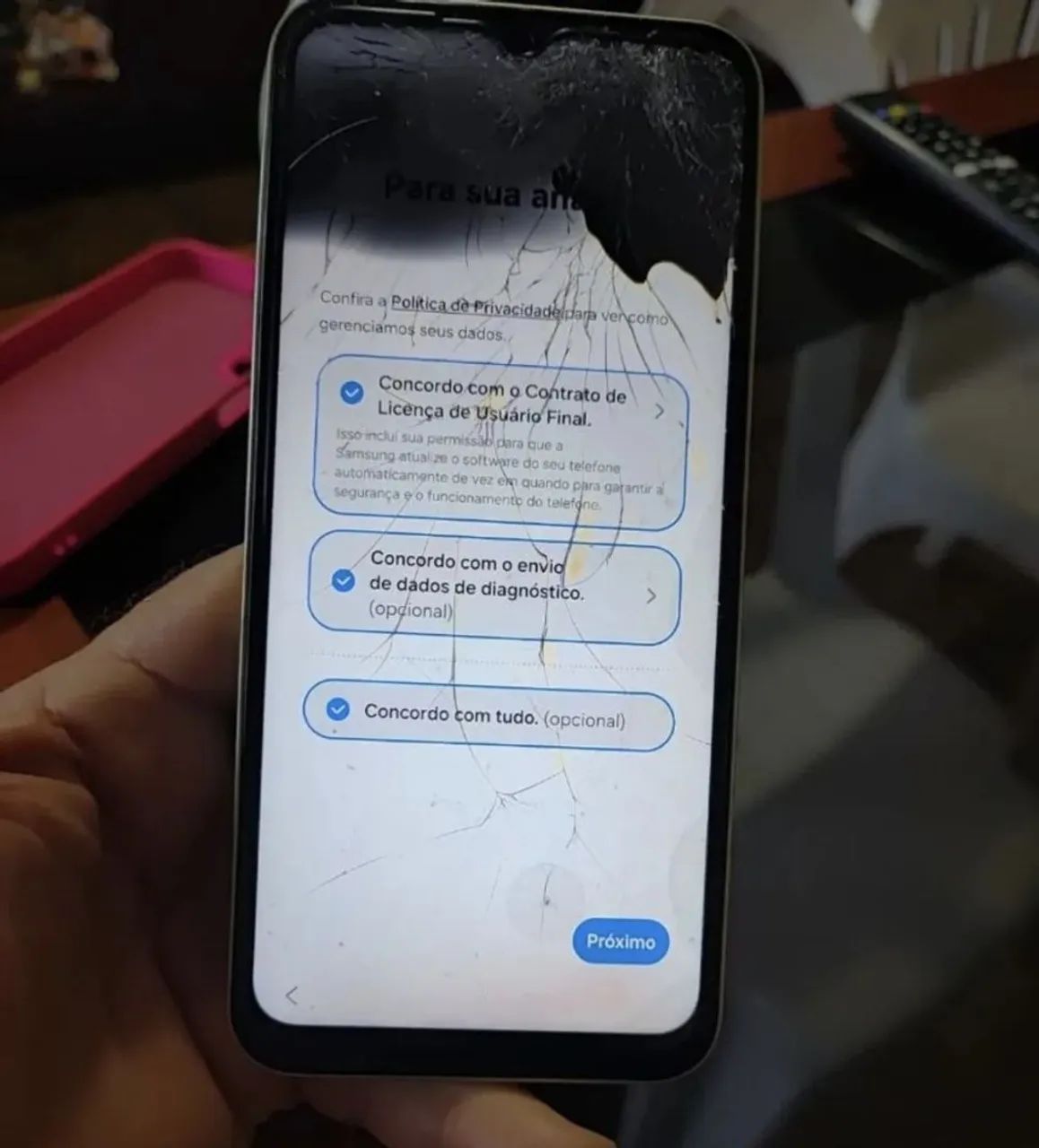 smartphone samsung galaxy A 14 com tela trincada mas funcionando normalmente  - Foto 4