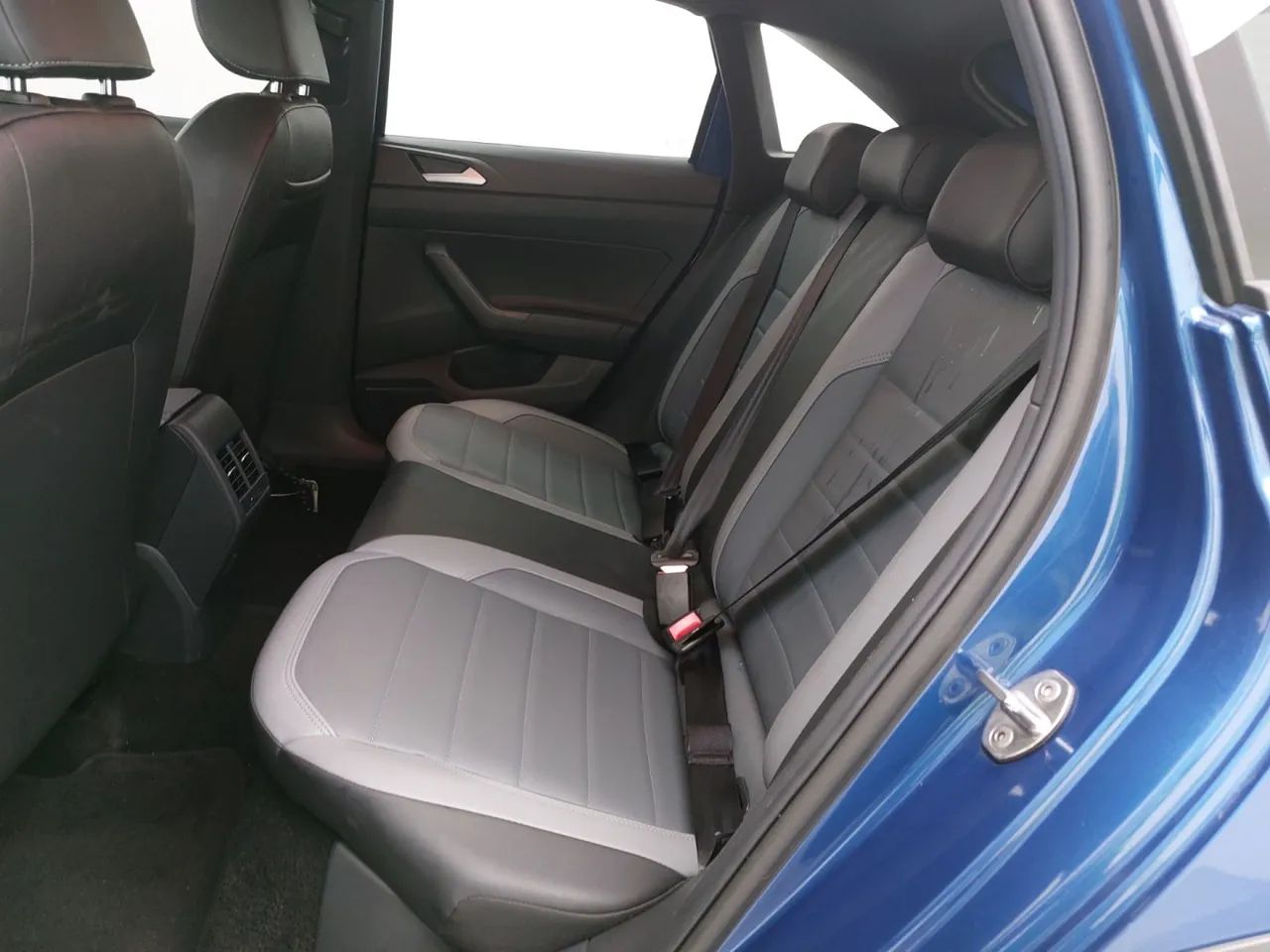 Volkswagen Nivus Highline 1.0 200 TSI Flex Aut., foto 17 de 18