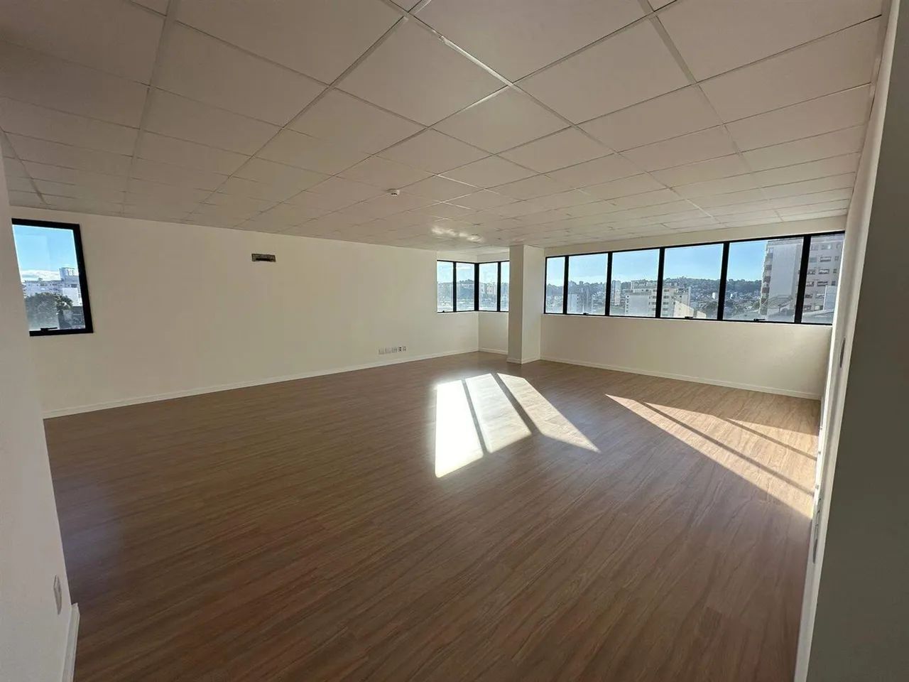 SALA COMERCIAL PARA LOCAÇÃO NO BAIRRO PIO X. - Foto 2