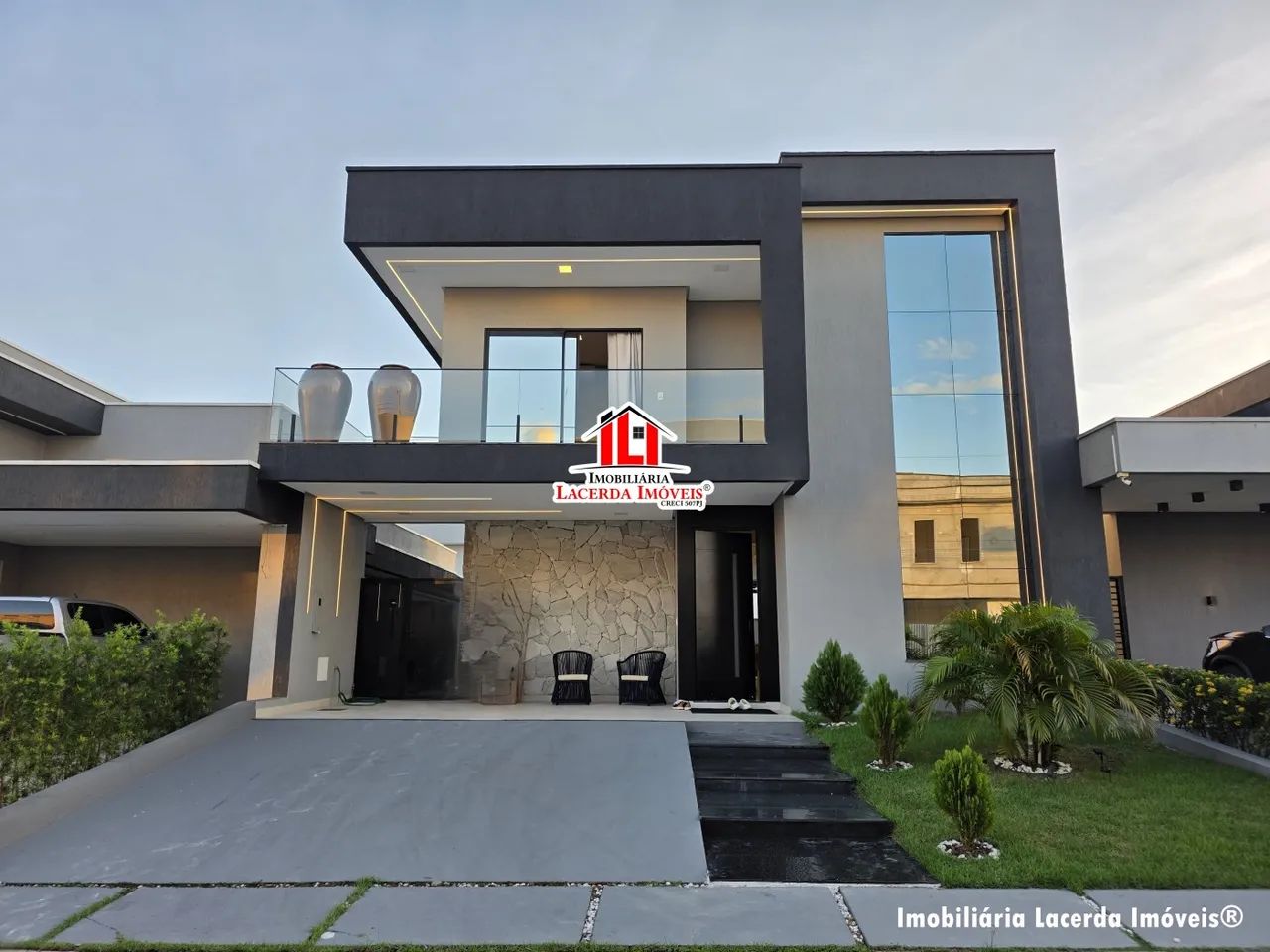 Morada dos Pássaros, Casa Duplex mobiliada com 4 suítes sendo uma master com closet