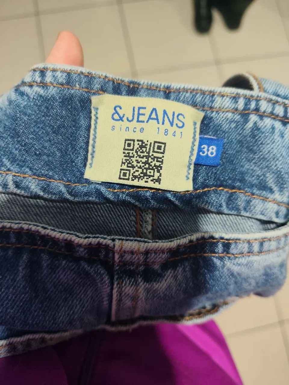 macacão jeans tamanho 38 - Foto 4