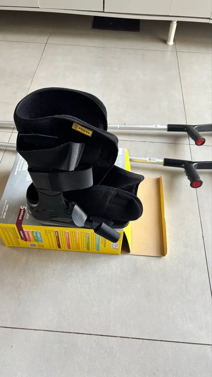 Bota ortopédica e muletas canadense  - Foto 2