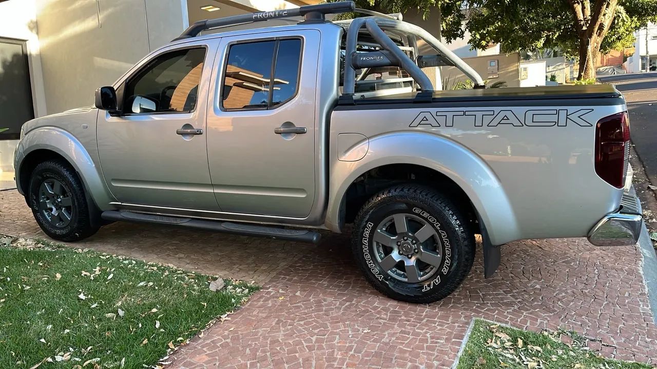 Nissan Frontier SV AT.CD 4X4 2.5 TB DIESEL MEC. 2014