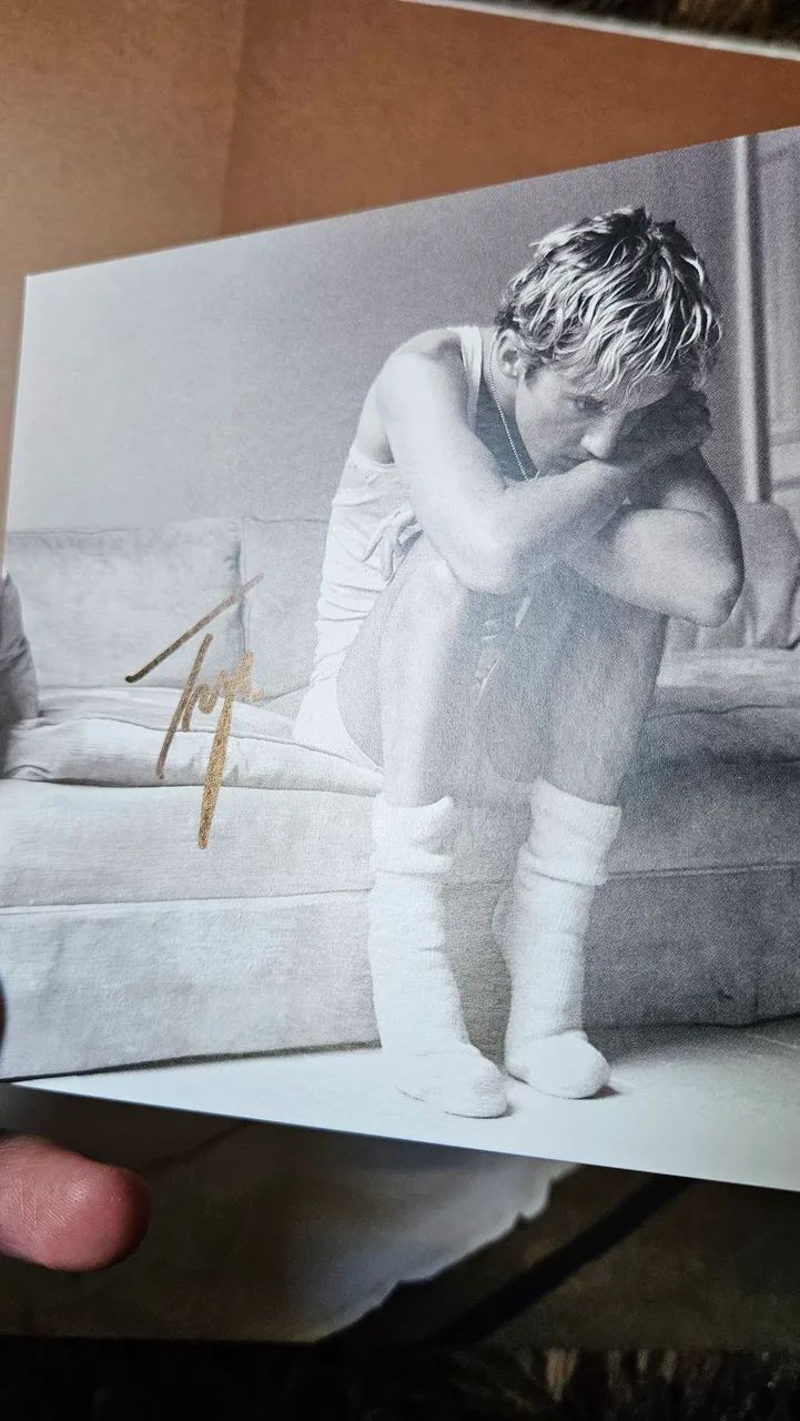 Card Autografado Something to Give Each Other Troye Sivan  - Foto 3