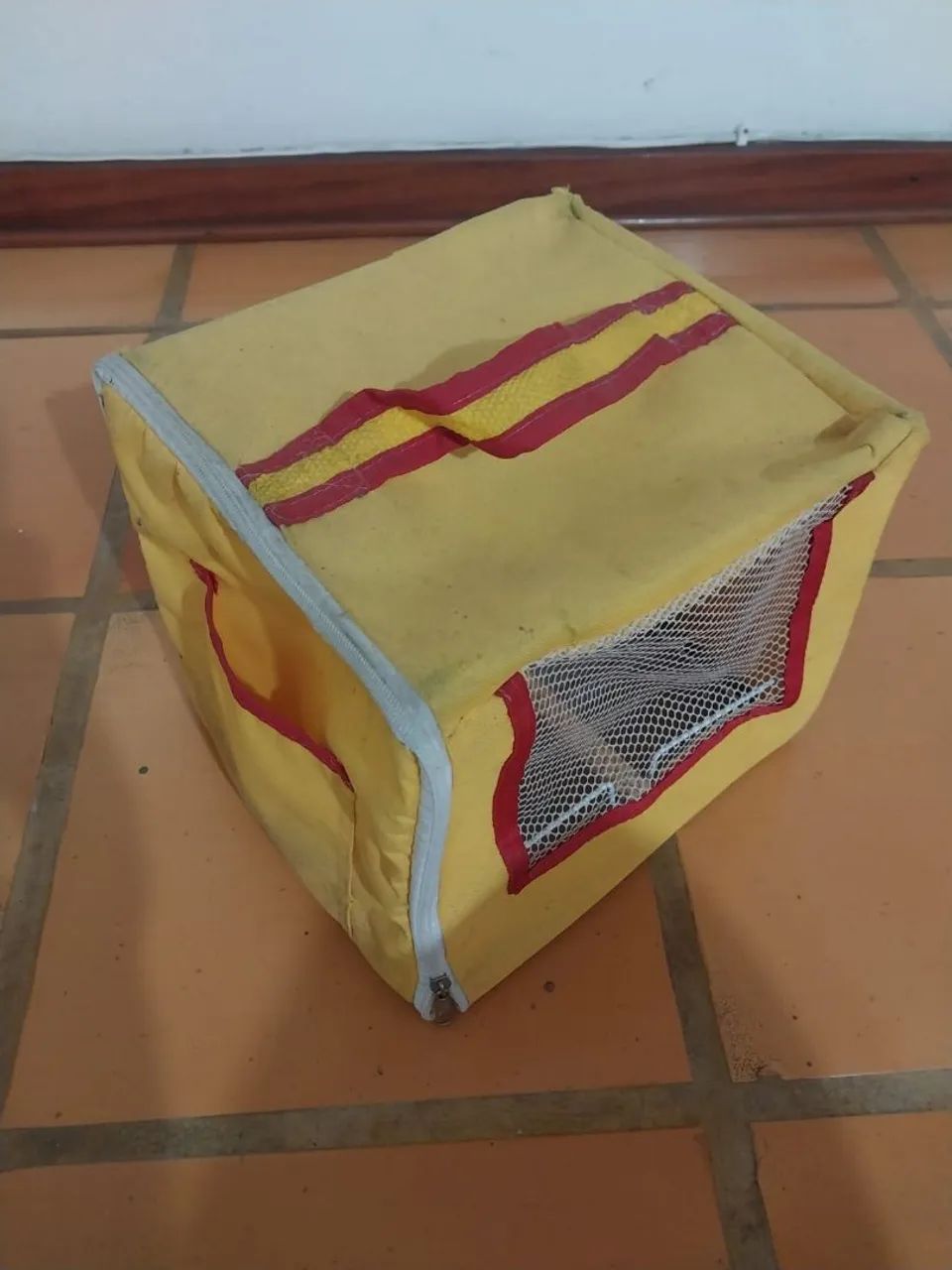 Caixa de transporte para aves e pets 