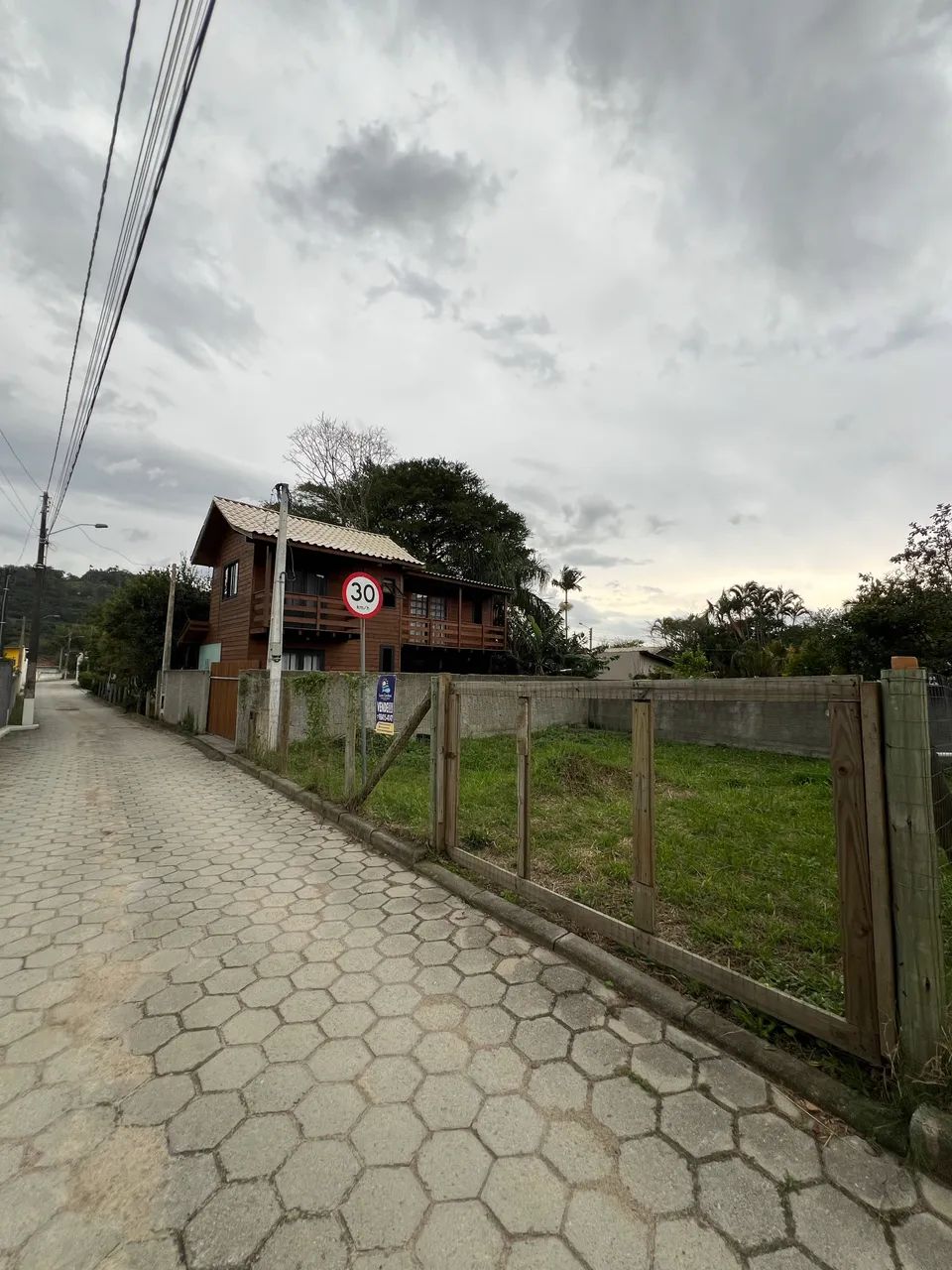 Terreninho em localização privilegiada, Ribeirão da ilha. - Foto 2