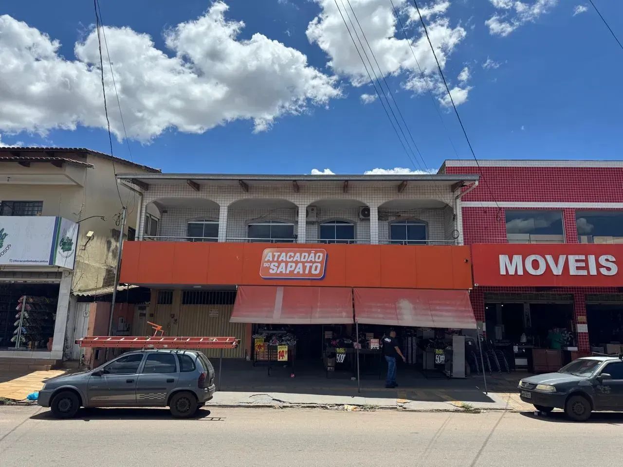 Prédio Comercial na Av. Central no Jardim Nova Esperança Região Noroeste