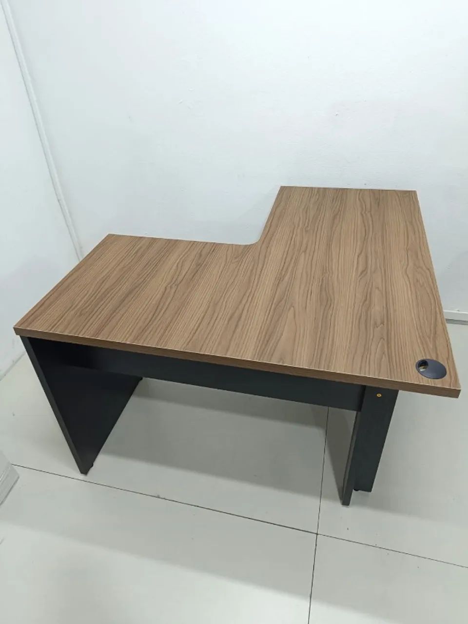 Mesa de escritório em L - Foto 3