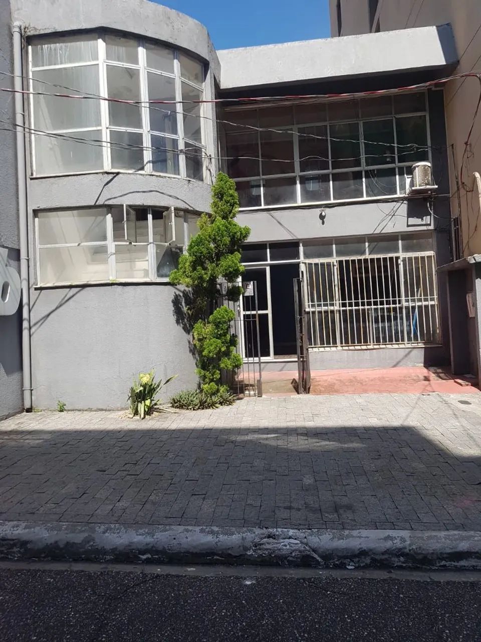 Aluga se uma sala  uma sala comercial 