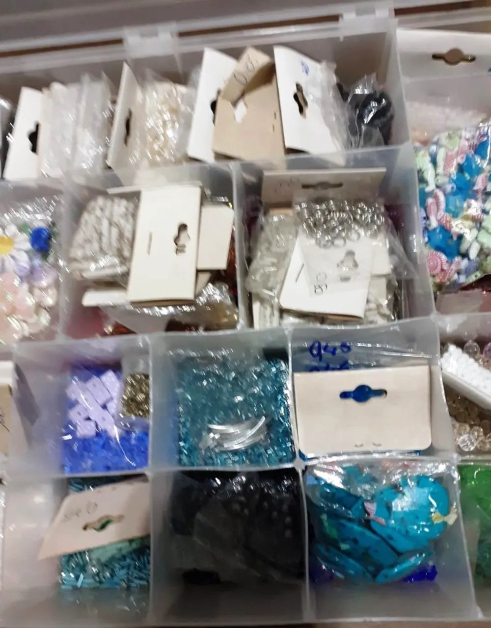 kit de miçangas, pedrarias e apliques - Foto 4