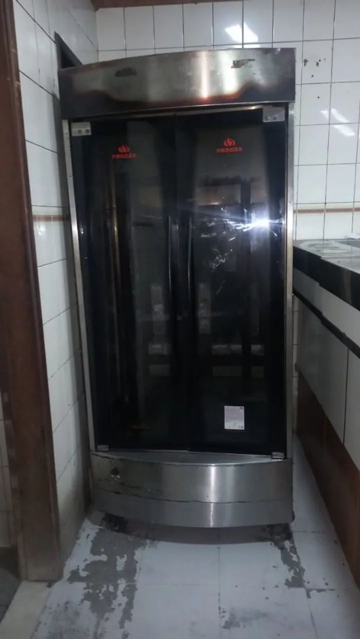 Vendo Frangueira para até 80 frangos 