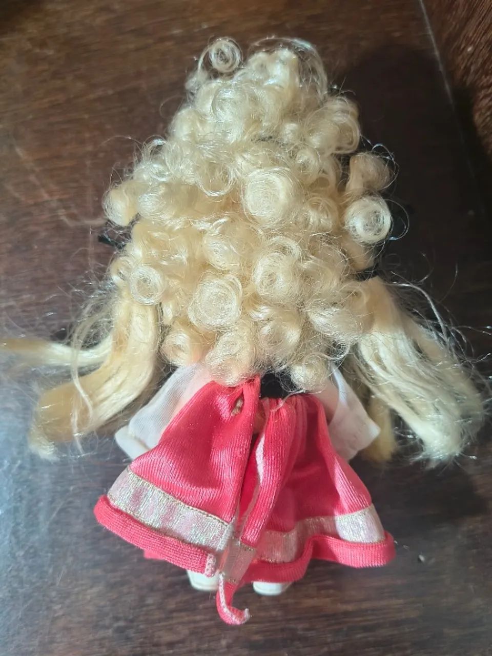 Boneca Moranguinho Traje Russo  - Foto 2