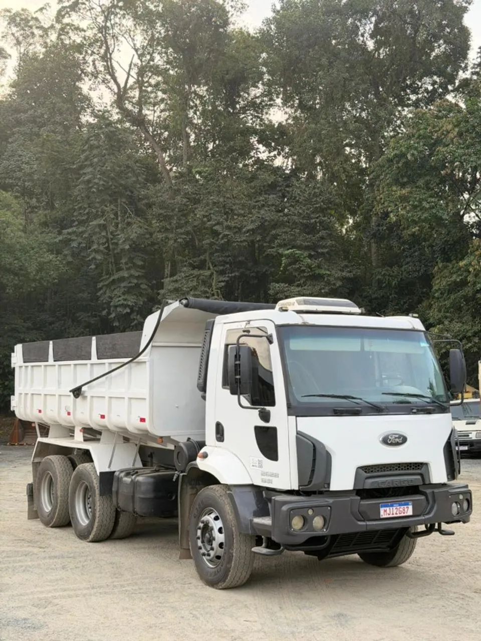 Caminhão Ford Cargo 2628