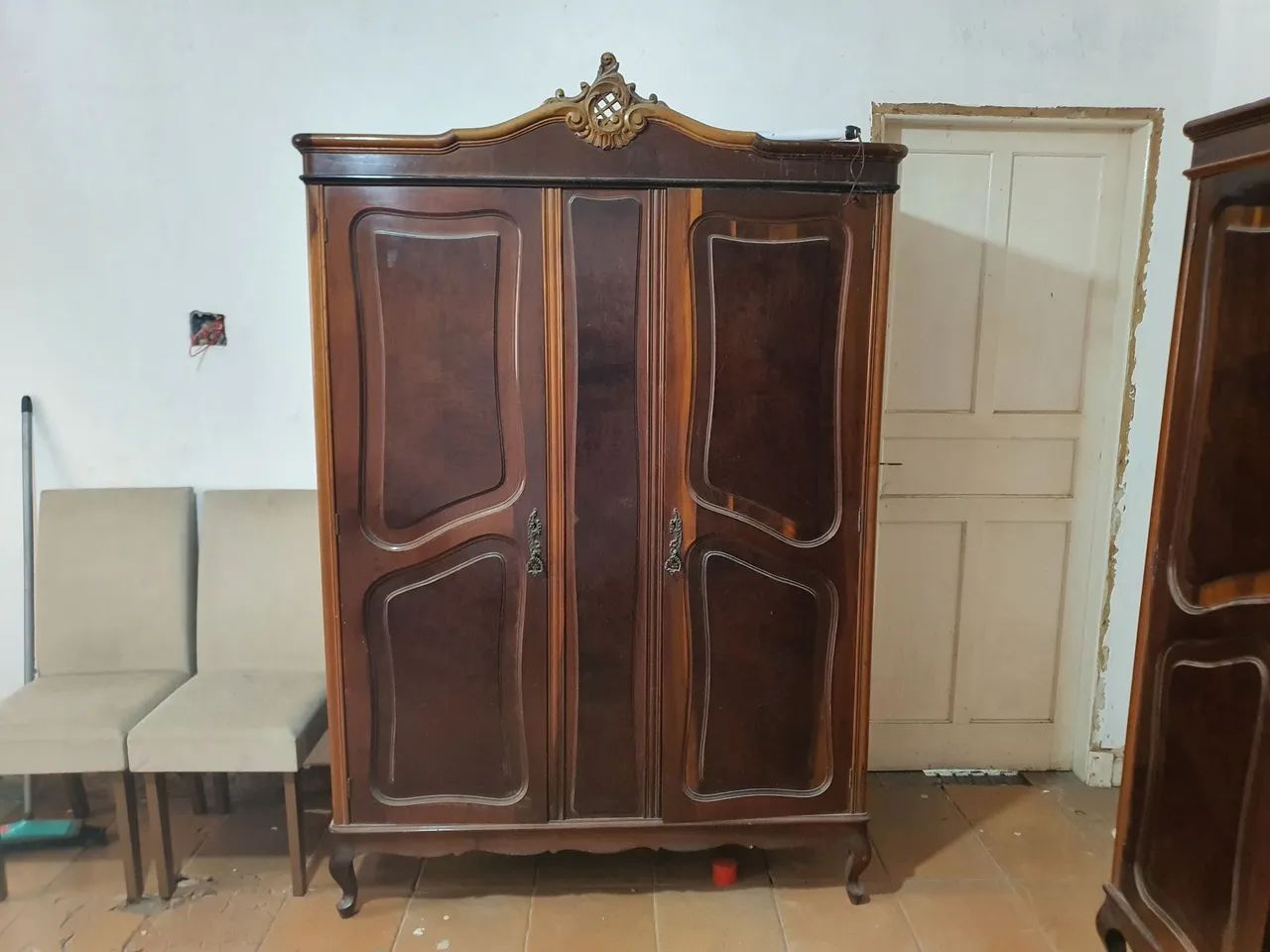 Guarda roupa antigo  - Foto 2