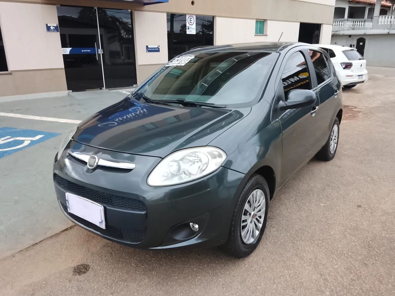 Fiat Palio Attractive 1.0 EVO Fire Flex 8V 5P 2014 - Foto 2