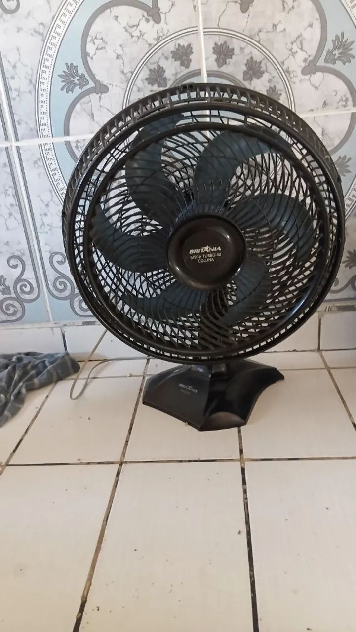 Vendo ventilador funcionando perfeitamente 