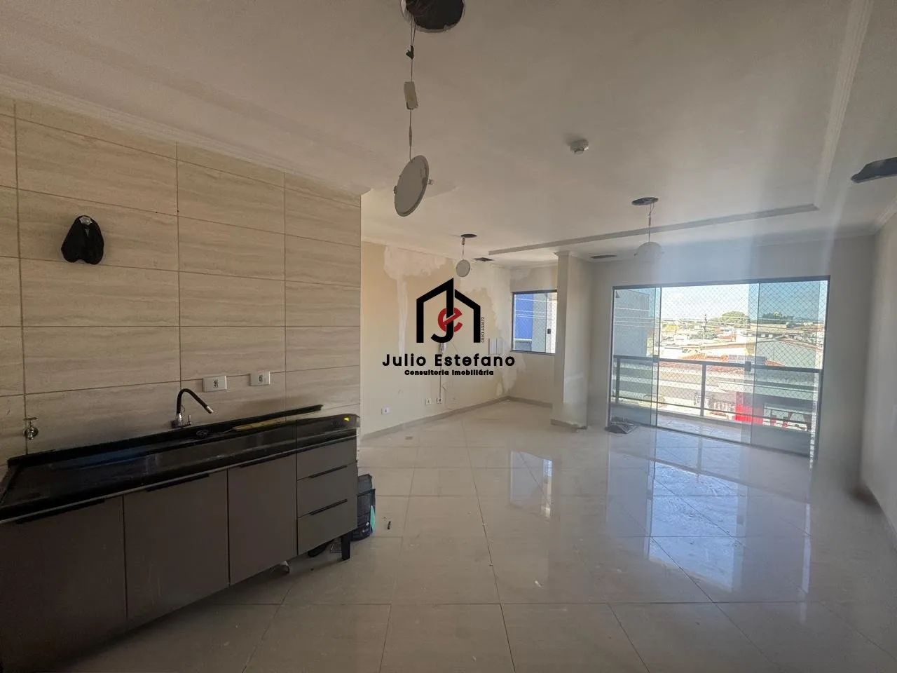 Sala comercial c/ área de 100,00m² no Centro em Pindamonhangaba