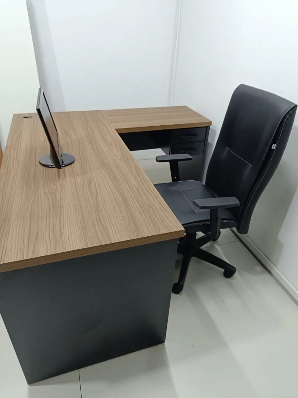 Mesa de escritório em L - Foto 4