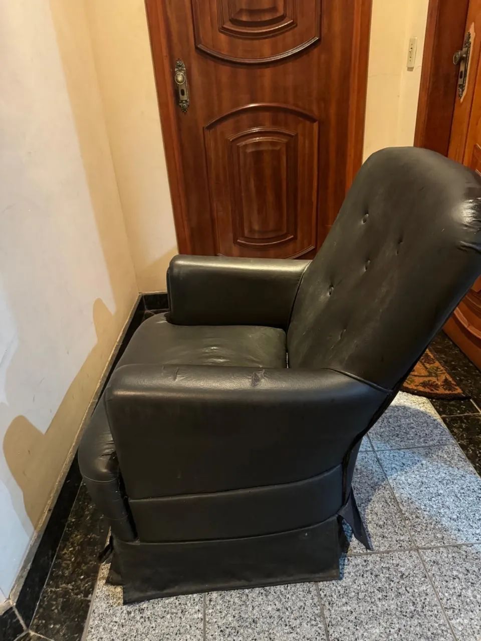 Cadeira do Papai Preta - Confortável e Conservada! - Foto 3