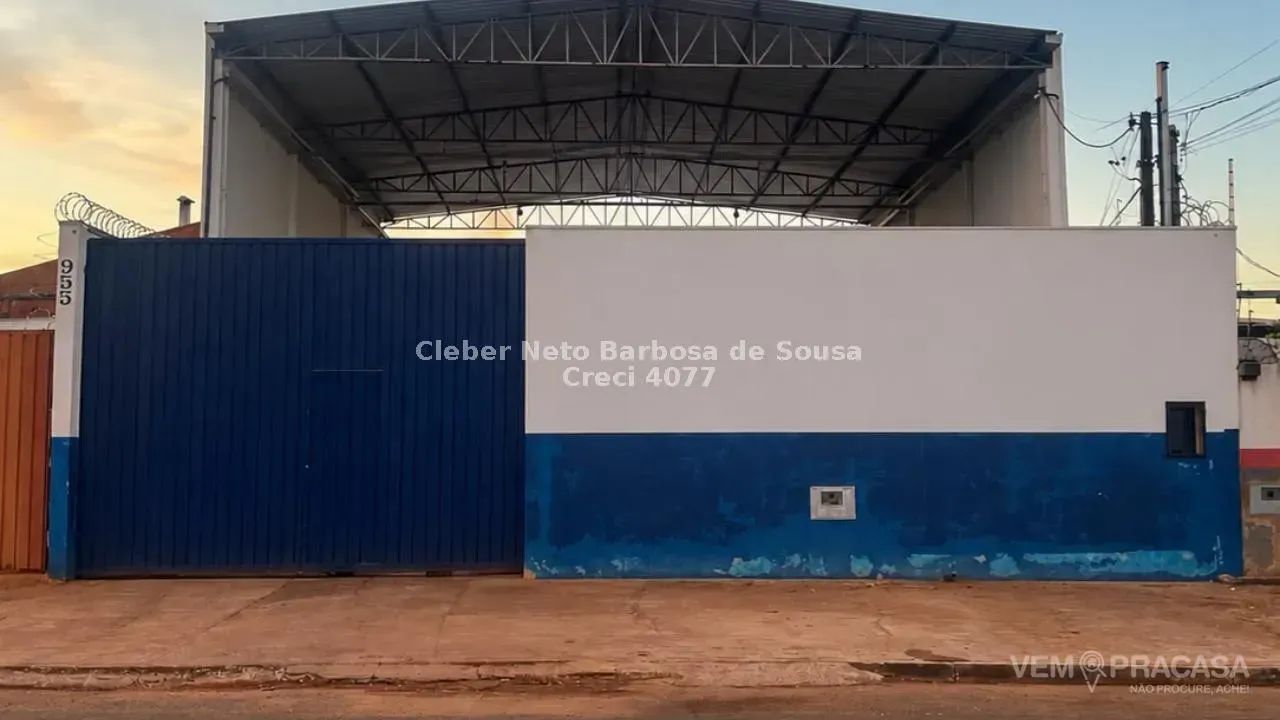Vendo Barracão com 180m² e com terreno de 360m²!