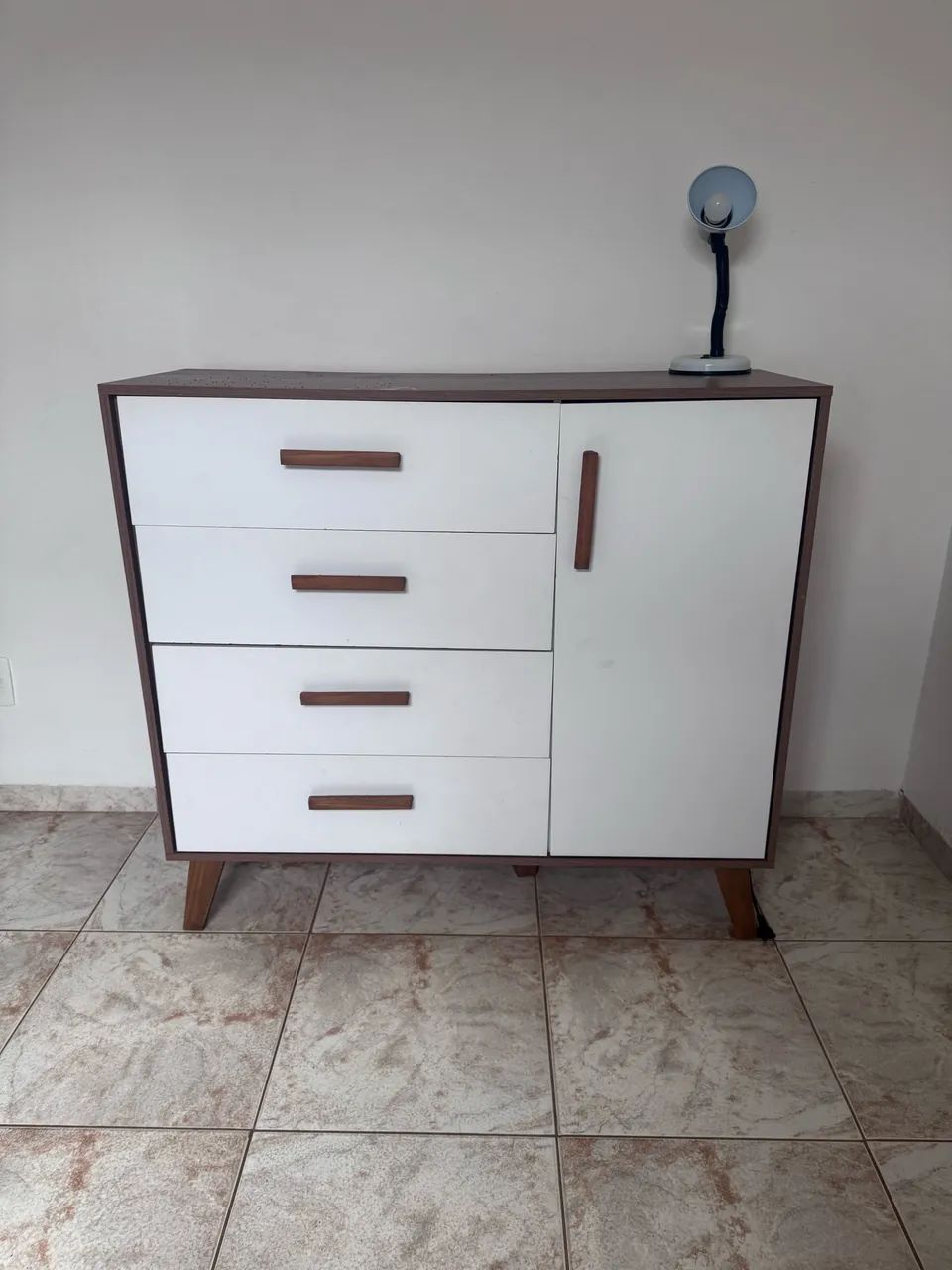 Guarda Roupa, Comoda, Mesa 