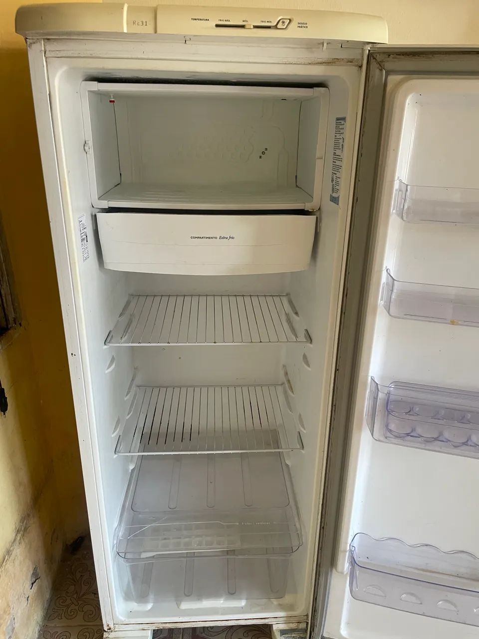 Vende-se Geladeira Eletrolux  - Foto 2