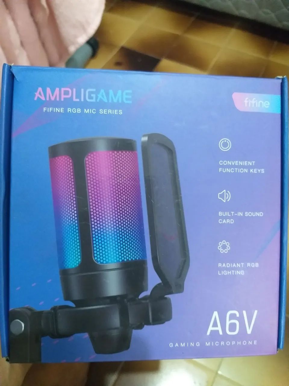 Microfone Dufine A6V com suporte