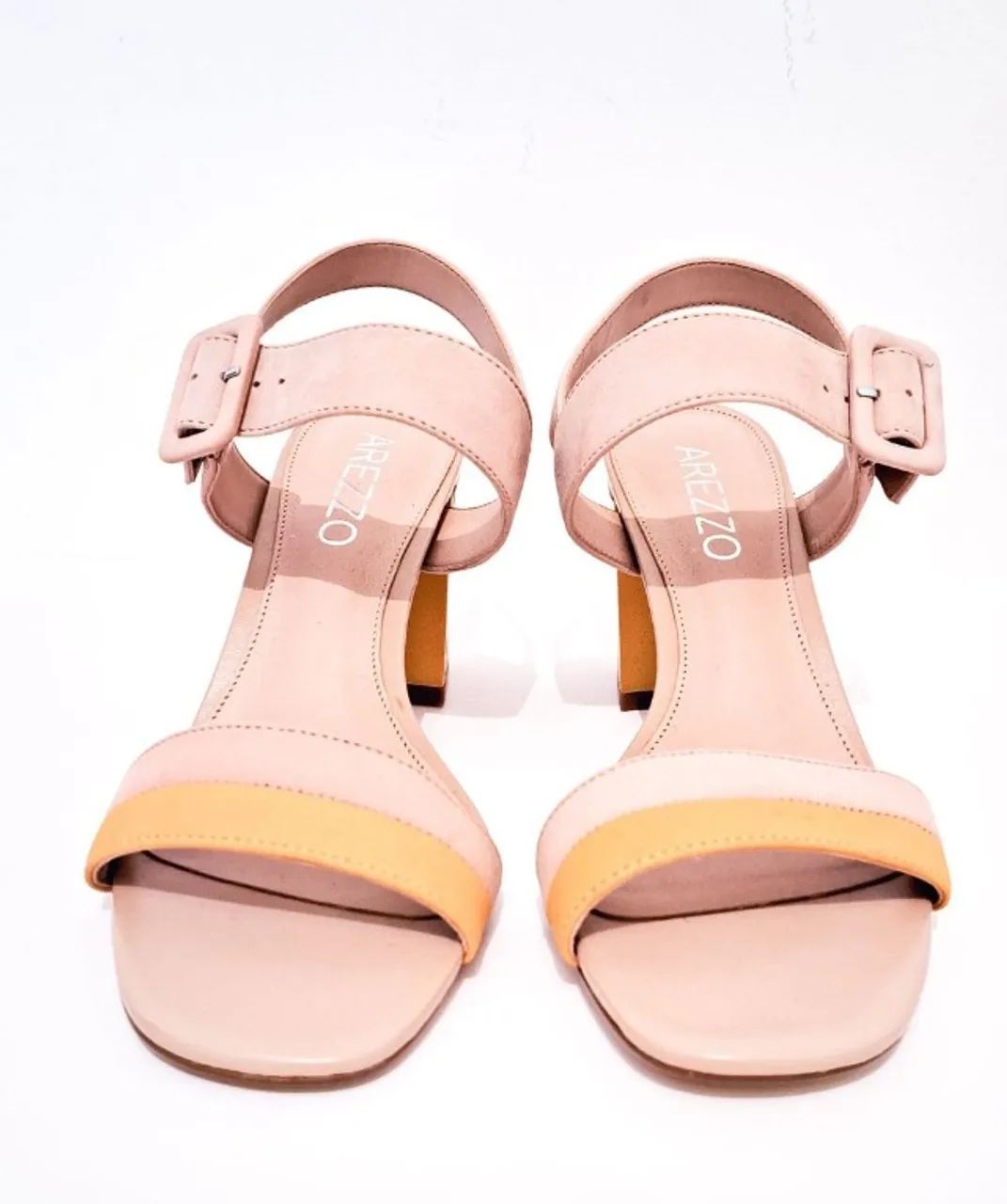 sandália arezzo bicolor nude com avarias - Foto 4