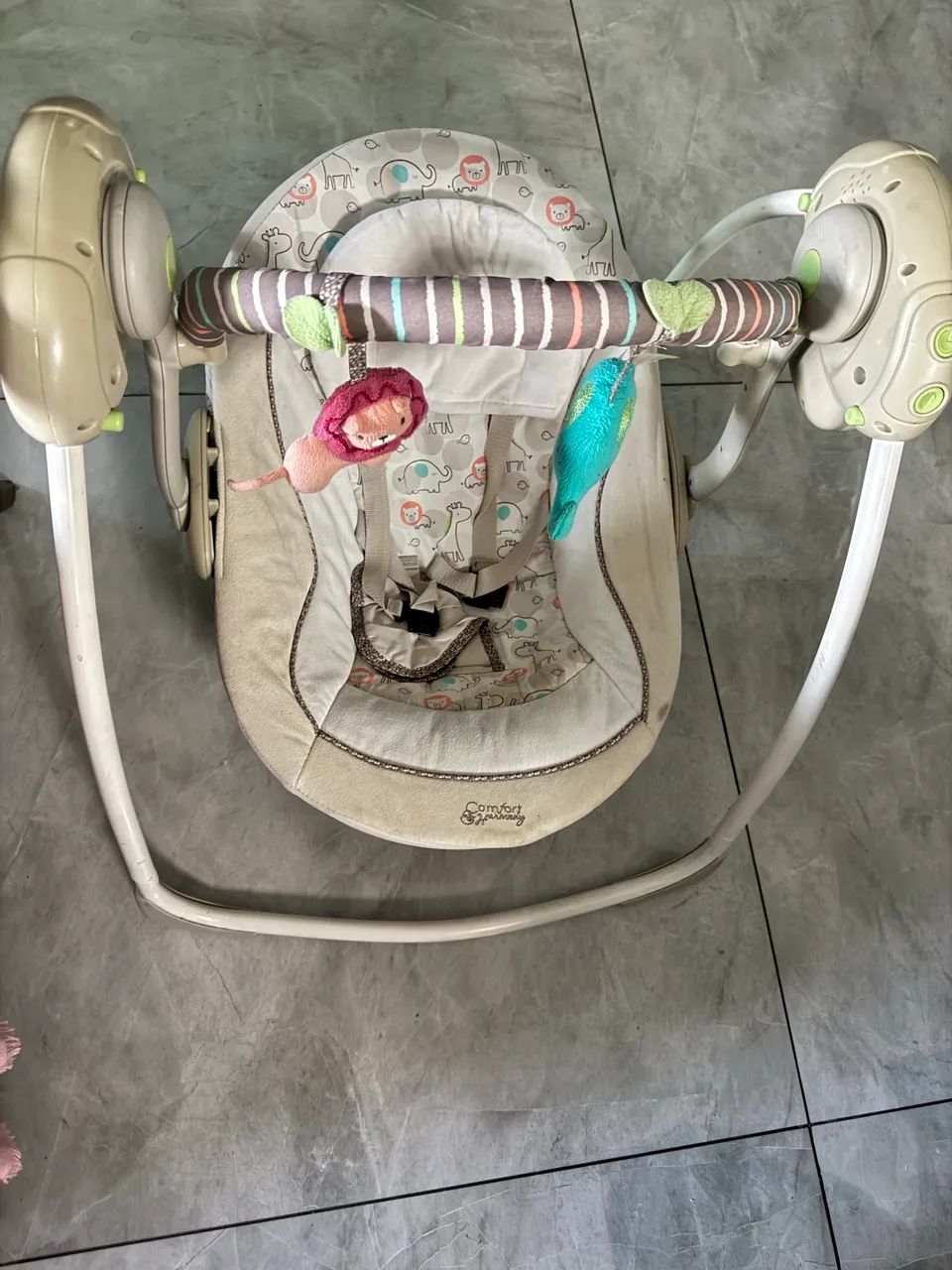 Cadeira de balanço infantil musical