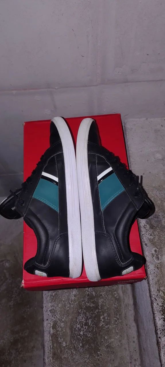 Lacoste Europa preto com verde original 38