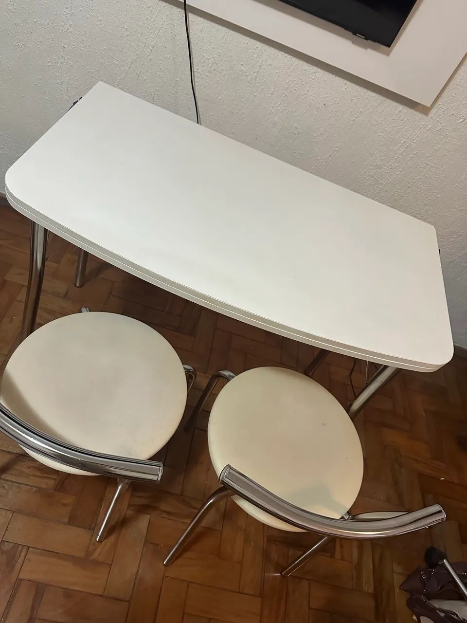 Mesa e Duas Cadeiras Brancas Retangular e Quadrada Aberta  - Foto 5
