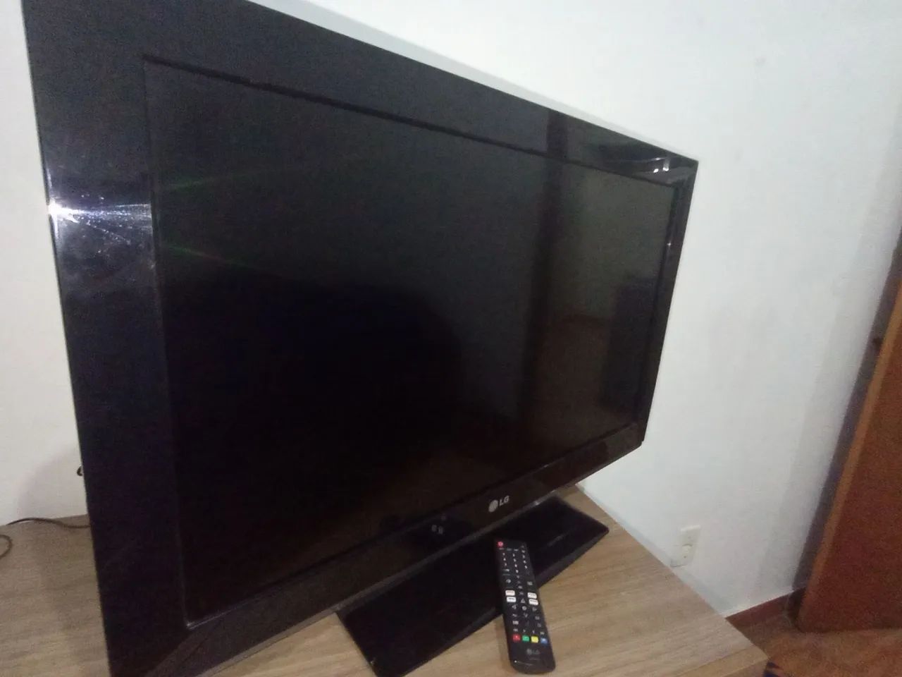 TV LG 32" semi-nova