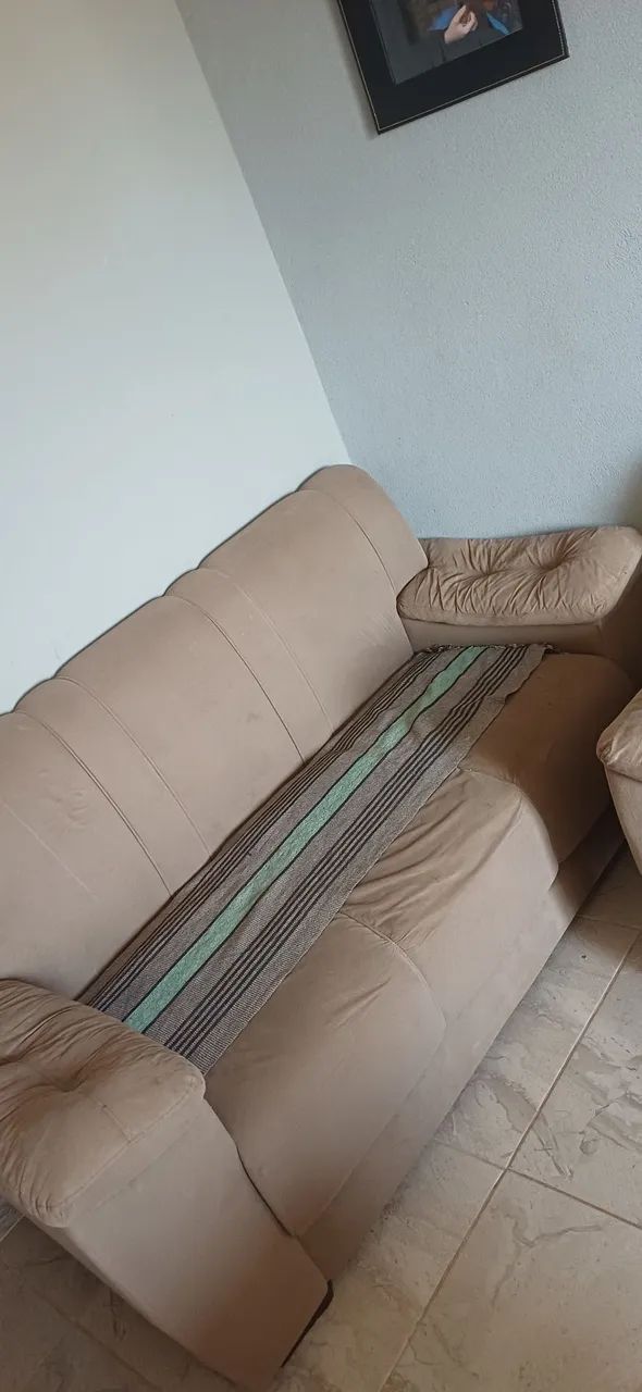 Vendo sofás 2 e 3 lugares em bom estado  - Foto 2