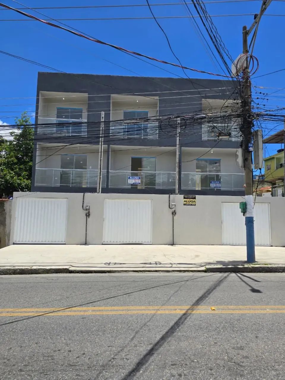 Casa triplex com 2 suítes próximo do centro de Belford Roxo