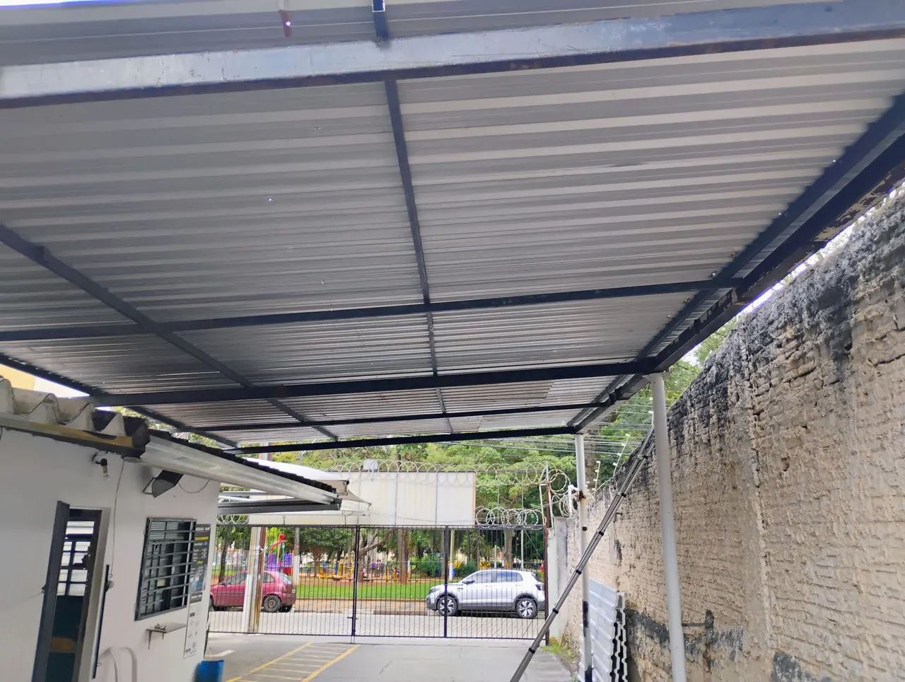 Fazemos serviços de serralheria 