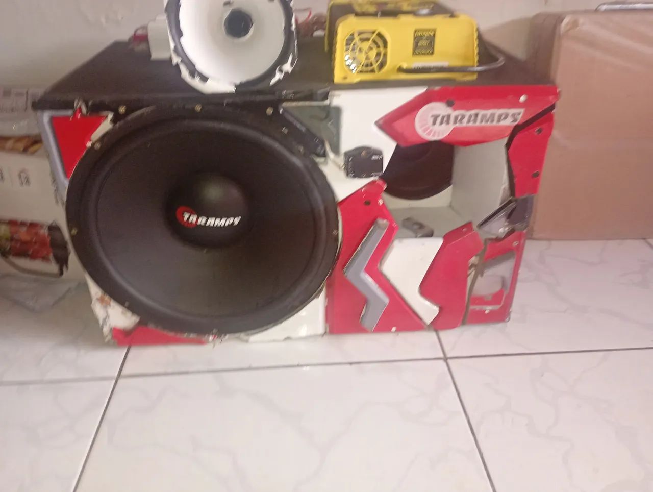 Vendo caixa trio completa 