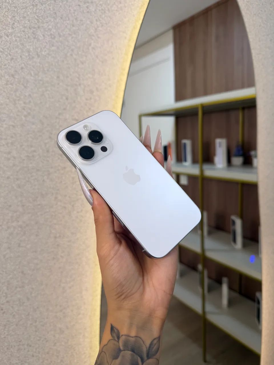 iPhone 16 Pro 128GB Titânio Branco - Foto 3