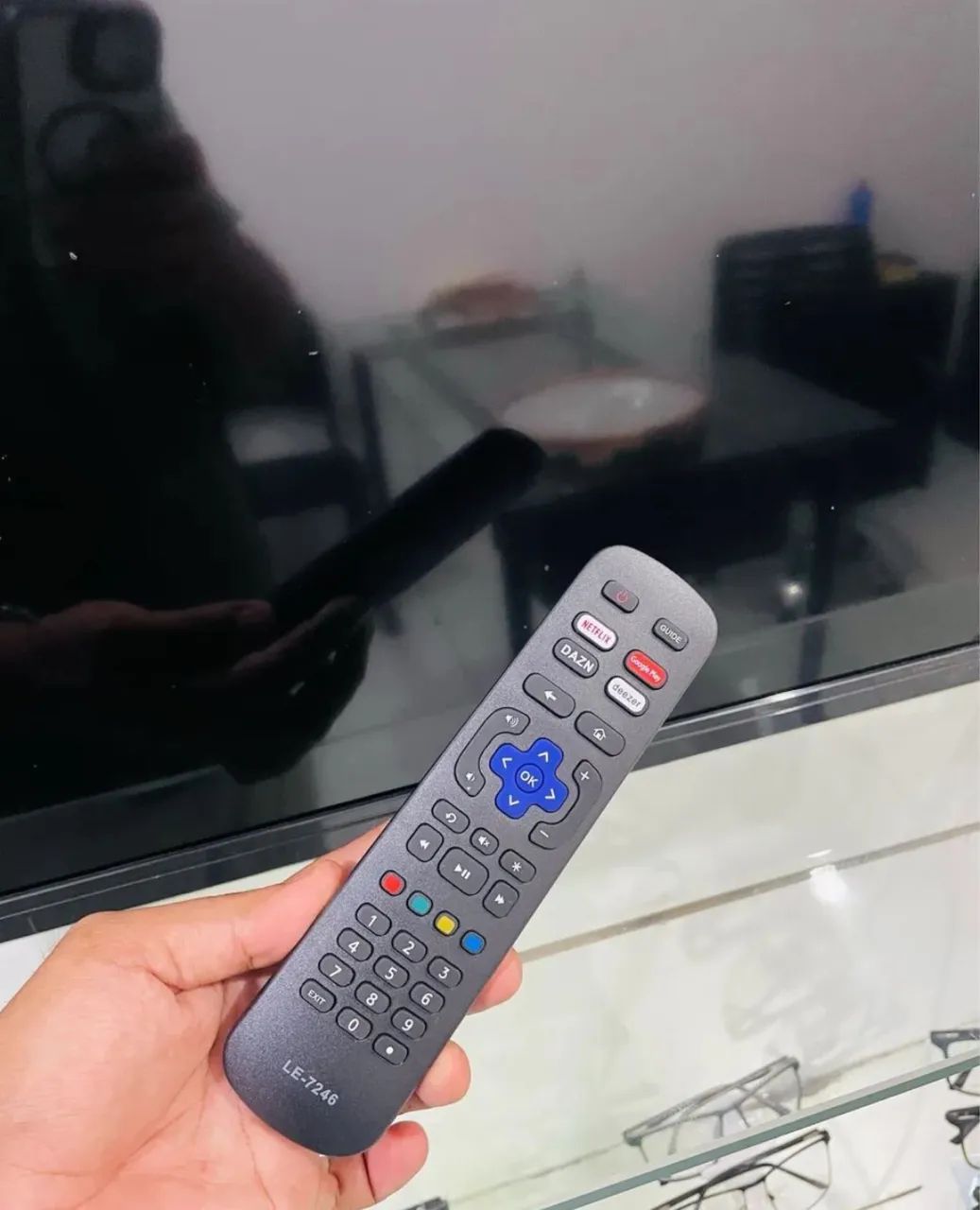 Tv Philco Roku smart 32 polegadas muito nova imagem perfeita 