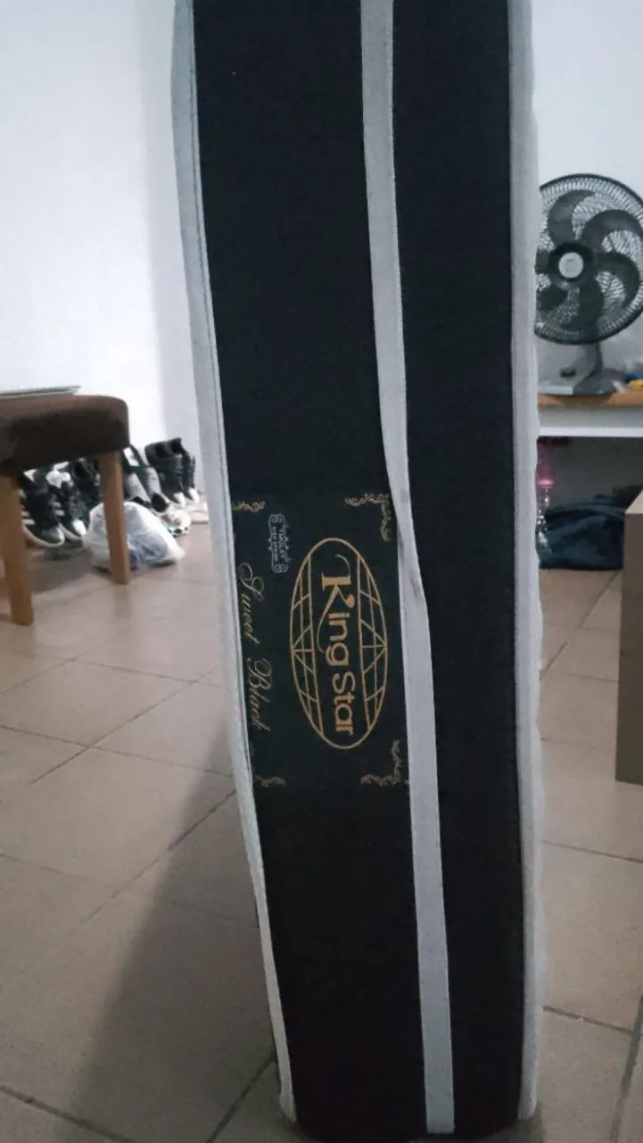 Vendo cama box com colchão King star 