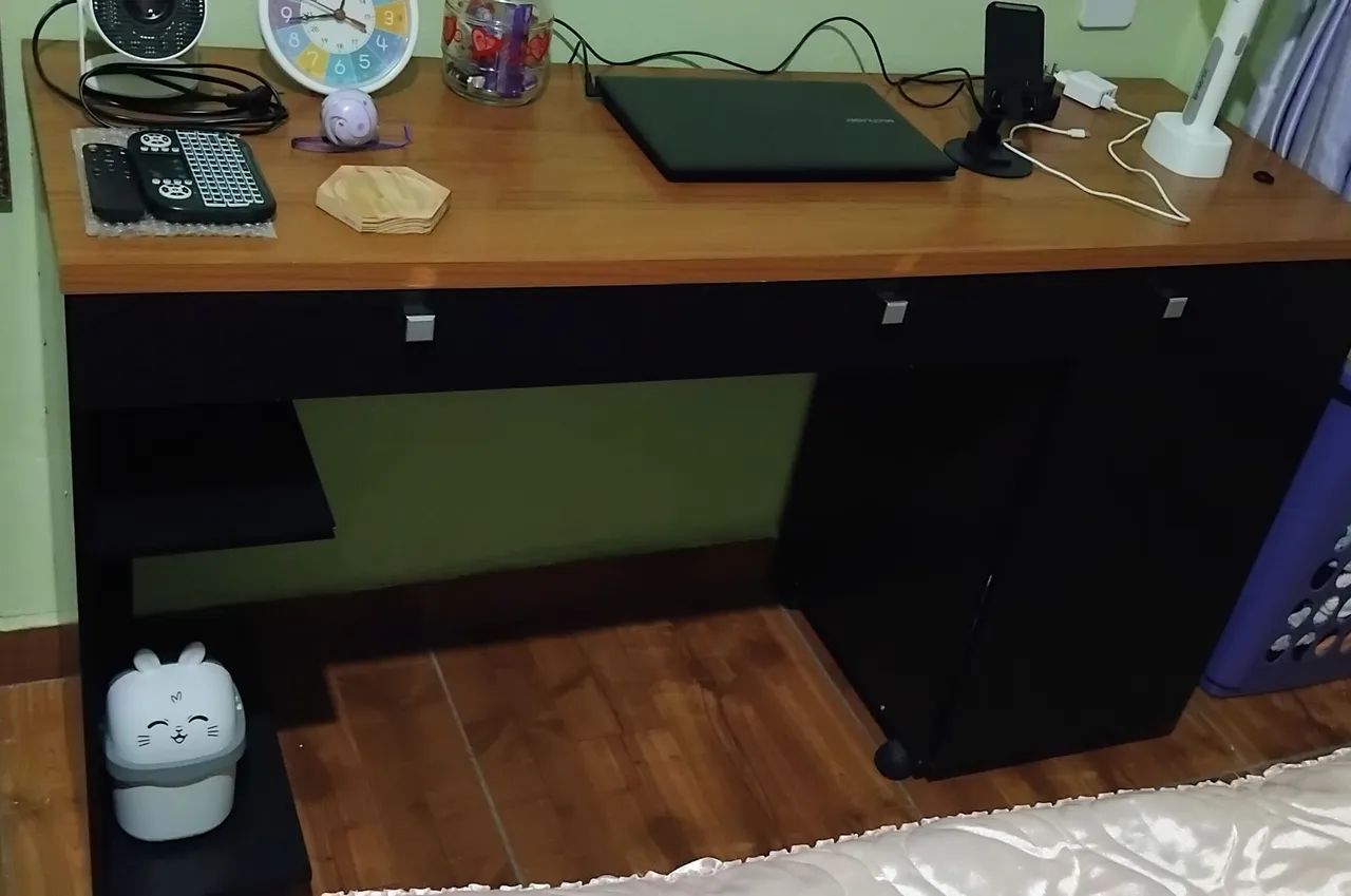 Mesa escrivaninha escritório quarto 