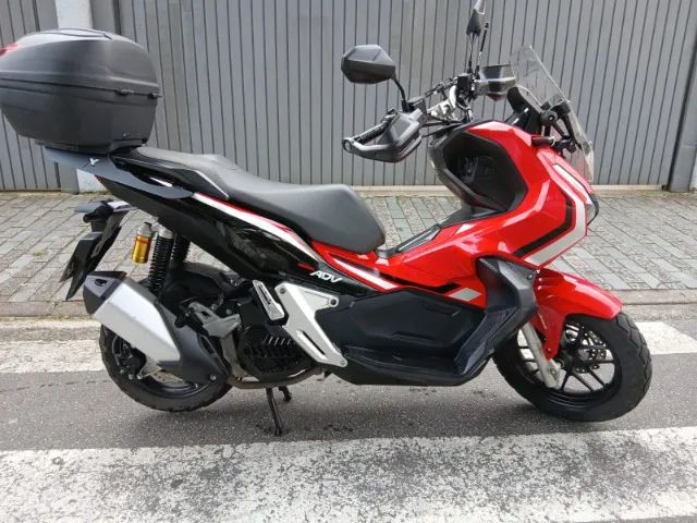 ADV 150 automatica BAIXO KM