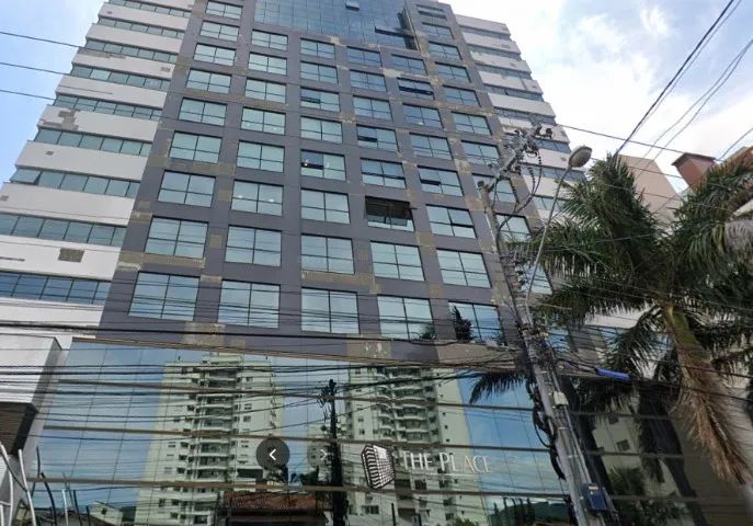 Alugo Sala Comercial com Garagem, próximo à UFSC e ao Villa Romana Shopping, na Trindade.