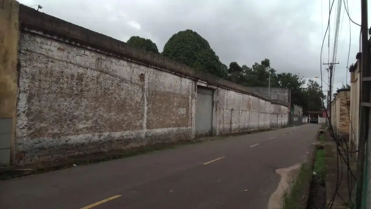 Vendo terreno de 2.300 m² com algumas edificações em Levilândia - Ananindeua - PA