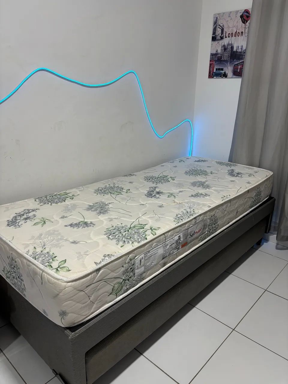Cama de solteiro com cama auxiliar 