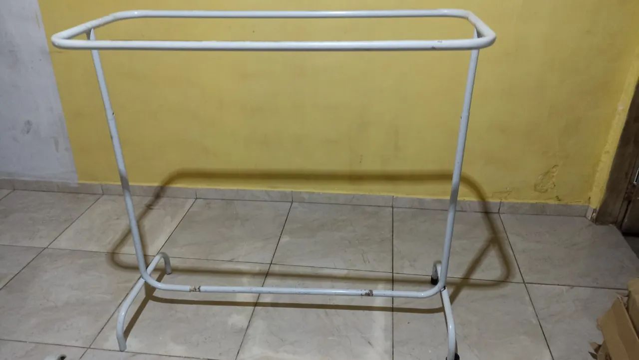 ARARAS PARA ROUPA DE LOJA - Foto 2