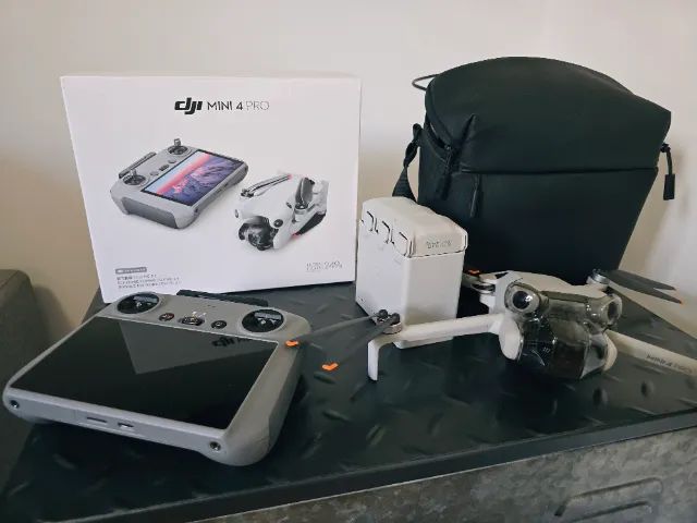 Drone DJI Mini 4 Pro Fly More Combo